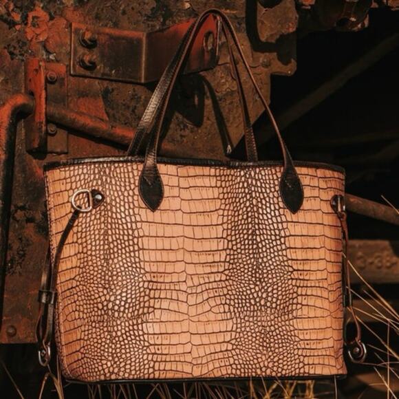 Freebird Mara Pink Croco embossed leather large tote bag distressed RARE - Picture 13 of 16